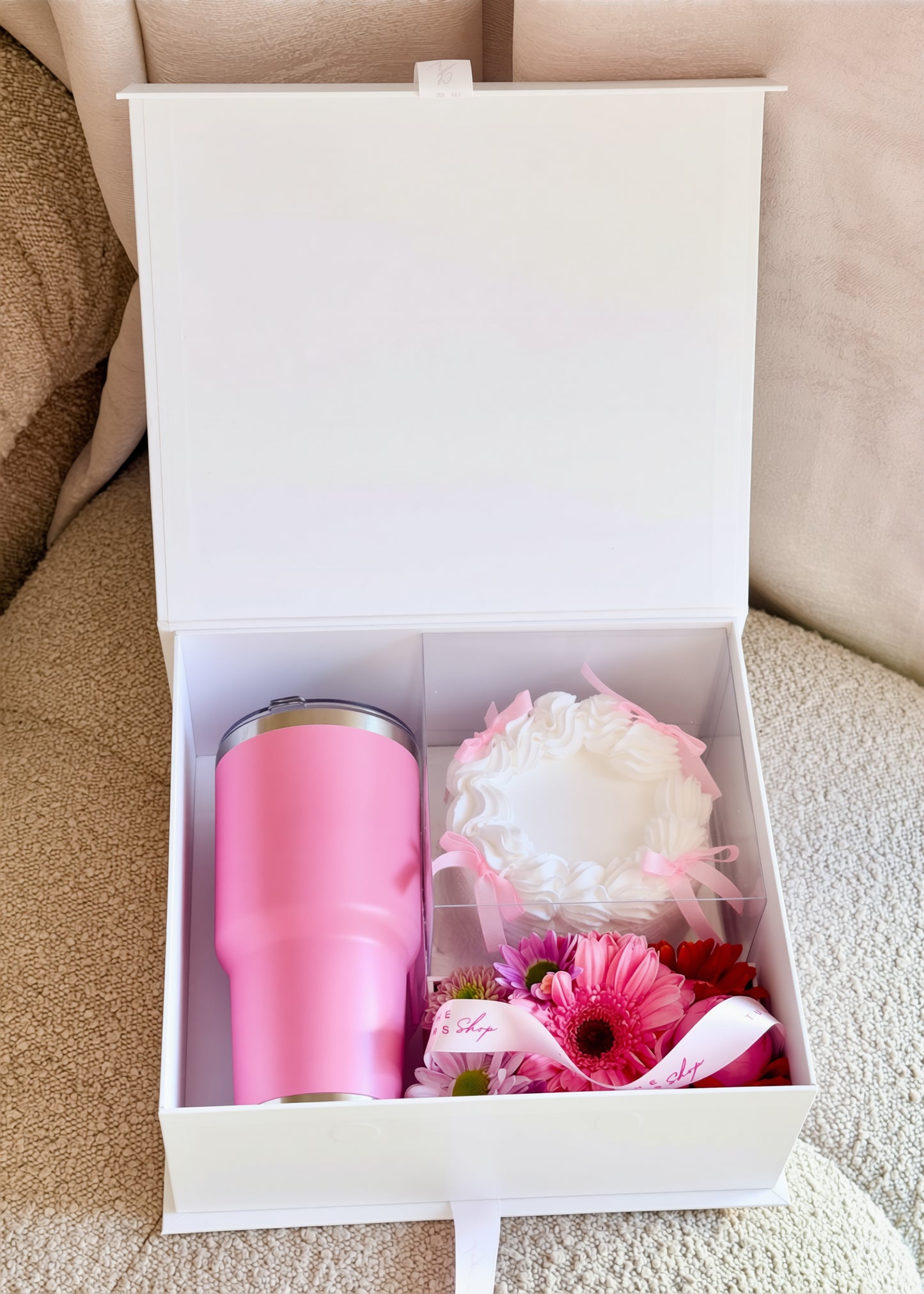 Giftbox + Cake