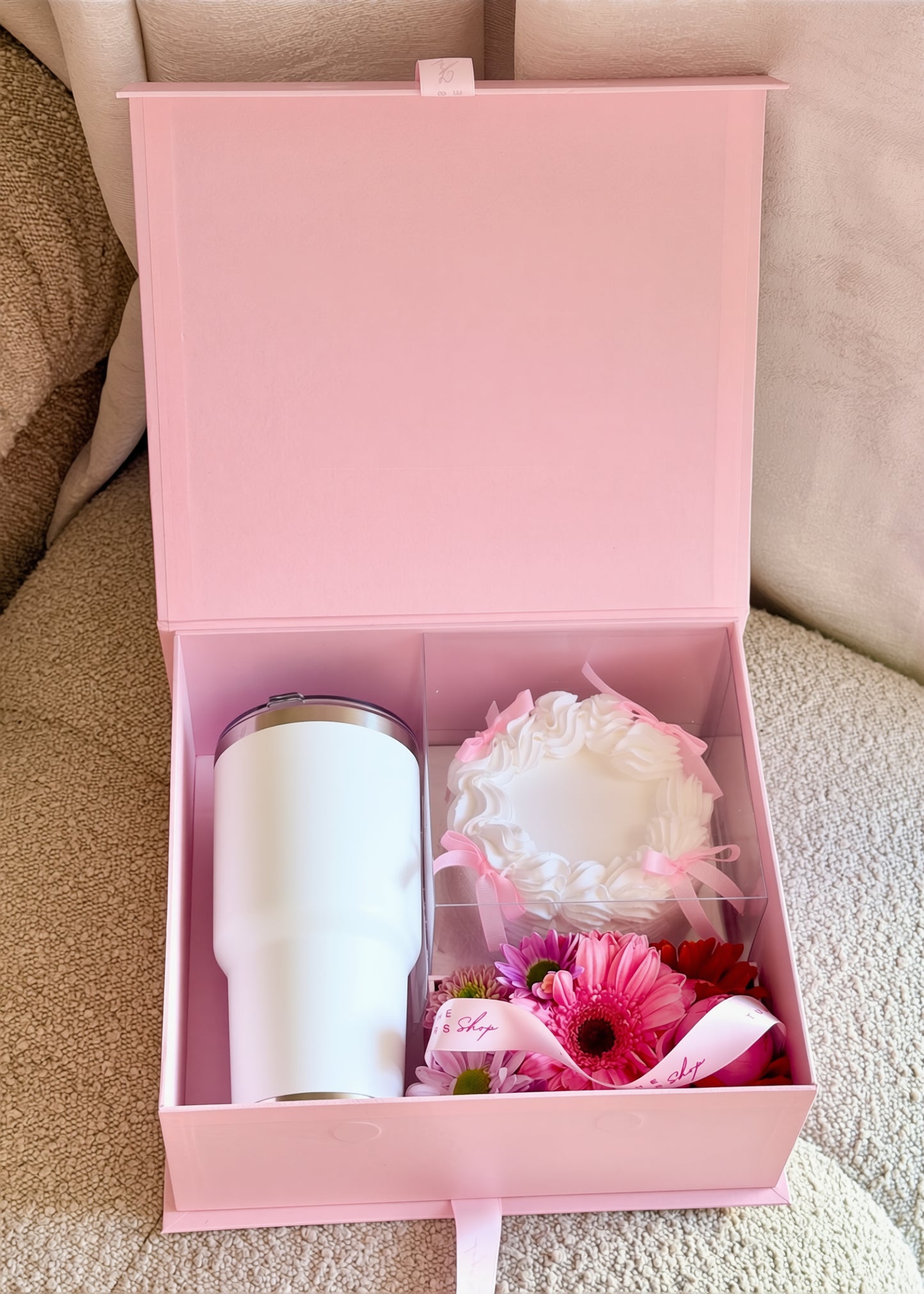 Giftbox + Cake