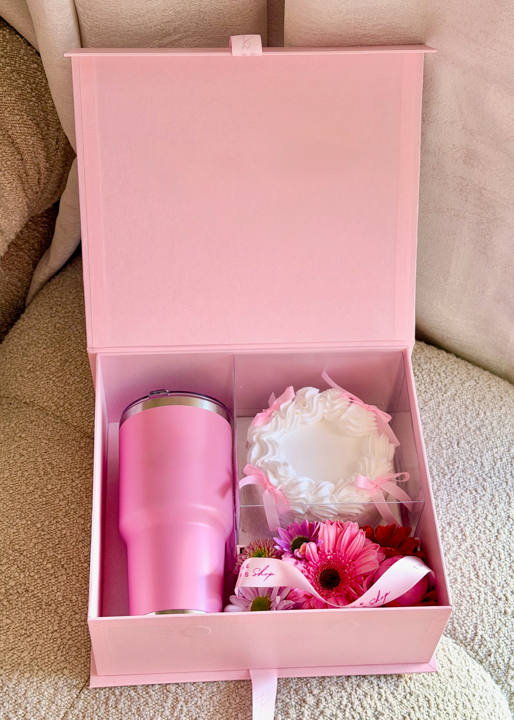 Giftbox + Cake